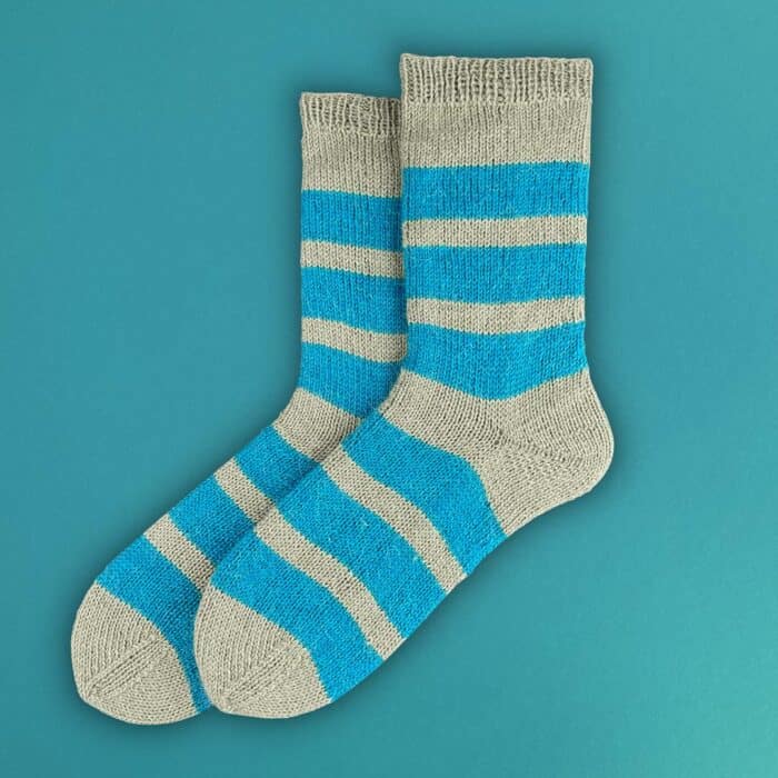 Strickset blau gestreiften Socken – Bild 2